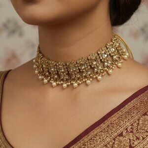 Reverse AD Choker in Gold Setting